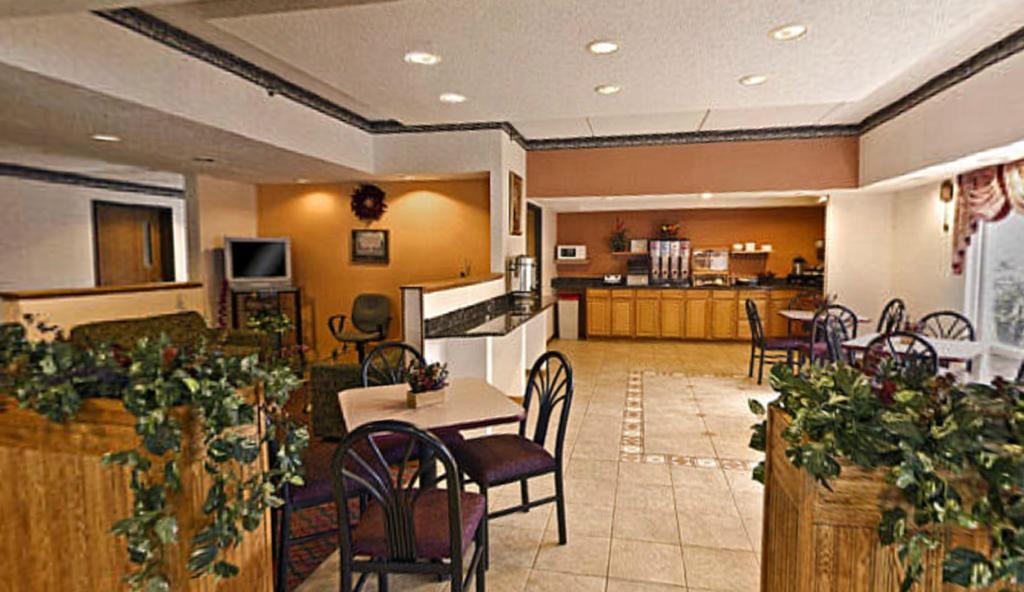 Americas Best Value Inn Waukegan Extérieur photo